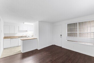 The Ashton in Birmingham, AL - Building Photo - Interior Photo