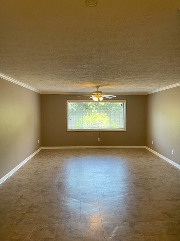 property at 115 Biscayne Dr NW