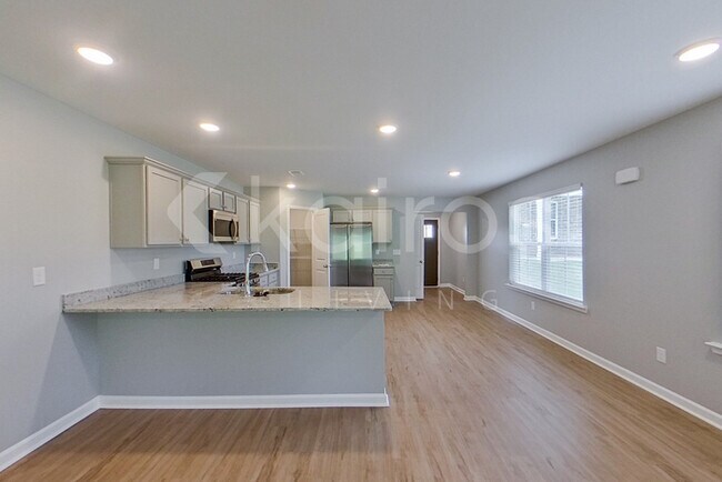 657 June St in Prattville, AL - Foto de edificio - Building Photo