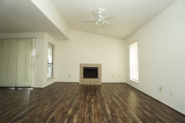 6602 Harbor Town Dr