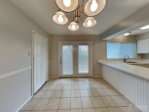 1122 Oakbluff Dr in Lancaster, TX - Building Photo - Building Photo