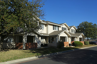 Village at Fox Creek in Killeen, TX - Building Photo - Building Photo