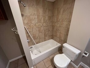 68 Calumet St, Unit 68 Calumet St. #1 in Boston, MA - Foto de edificio - Building Photo