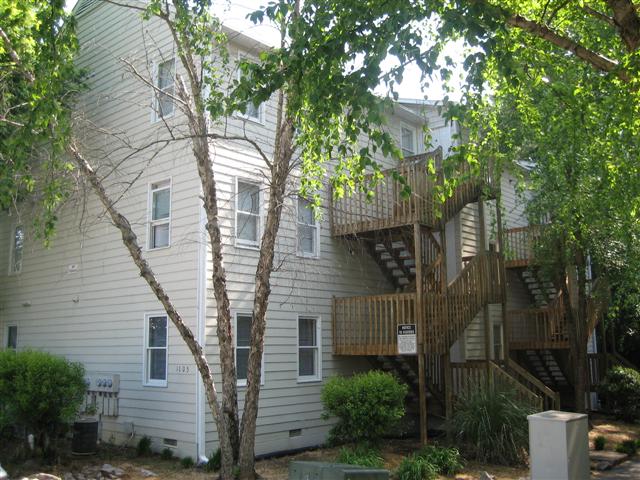 Carlton Apartments in Raleigh, NC - Building Photo - Building Photo