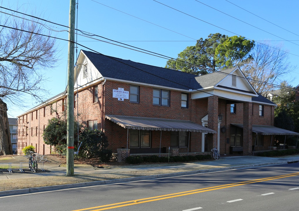 Auburn Hall in Auburn, AL - Foto de edificio