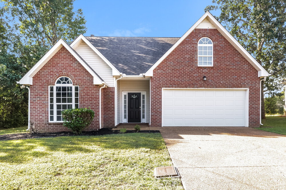 1004 Dupree Point Dr in Nashville, TN - Building Photo