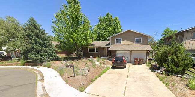 property at 1021 Vivian Cir