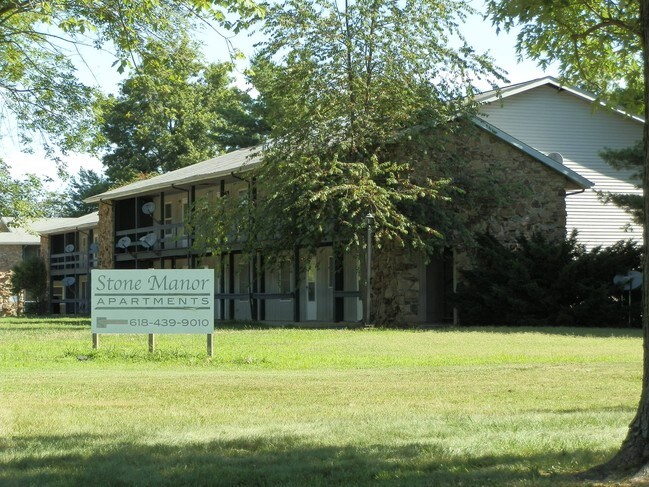 Stone Manor in Benton, IL - Foto de edificio - Building Photo