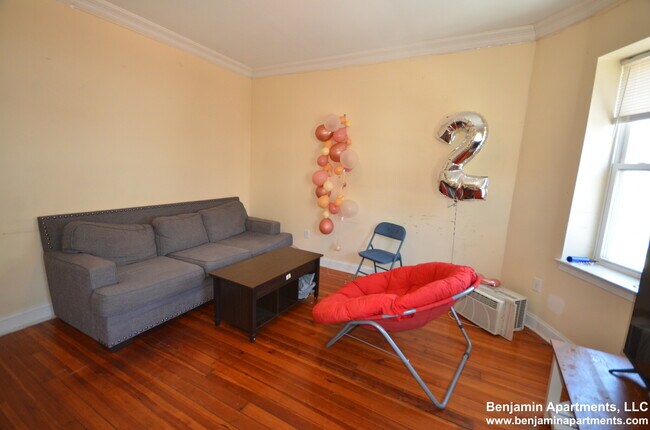 191 Boylston St, Unit 3 in Boston, MA - Building Photo - Building Photo