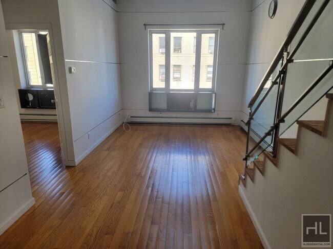 82-20 Britton Ave in Queens, NY - Building Photo - Building Photo