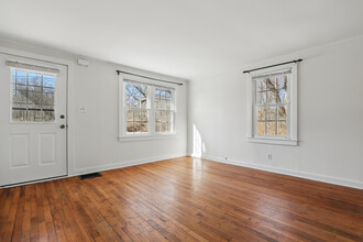 144 Old West Point Rd E in Garrison, NY - Building Photo - Building Photo