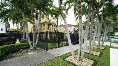 14886 SW 25th Ln in Miami, FL - Building Photo - Building Photo