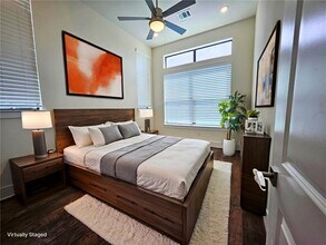 2401 Crawford St in Houston, TX - Foto de edificio - Building Photo