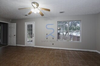 742 Bridgewood Ct in Lithonia, GA - Building Photo - Building Photo