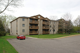 Cedar Pointe Properties in Minneapolis, MN - Building Photo - Building Photo