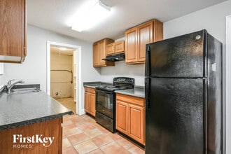 8013 Powell Dr in Orlando, FL - Building Photo - Building Photo