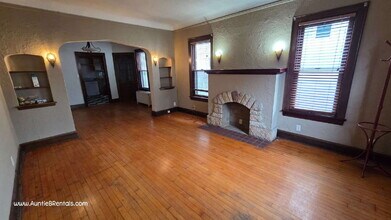 145 W Diamond Lake Rd in Minneapolis, MN - Building Photo - Building Photo