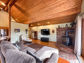 122 Tyler View Pl in Sequim, WA - Building Photo