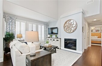 4 Anjou in Newport Beach, CA - Building Photo - Building Photo