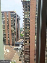 604 S Washington Square in Philadelphia, PA - Building Photo - Building Photo