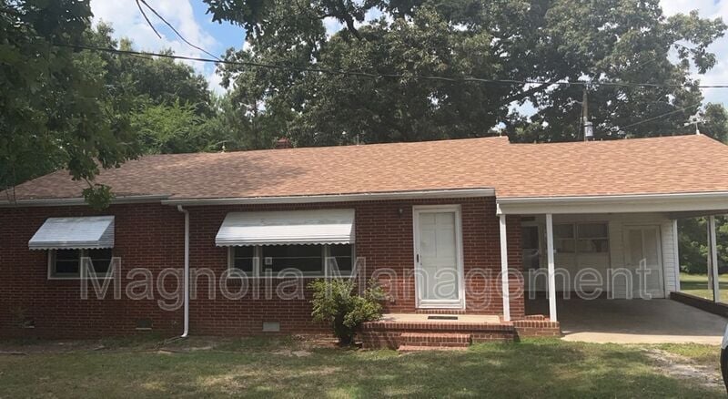 1298 Tollie Weldon Rd in Henderson, NC - Building Photo