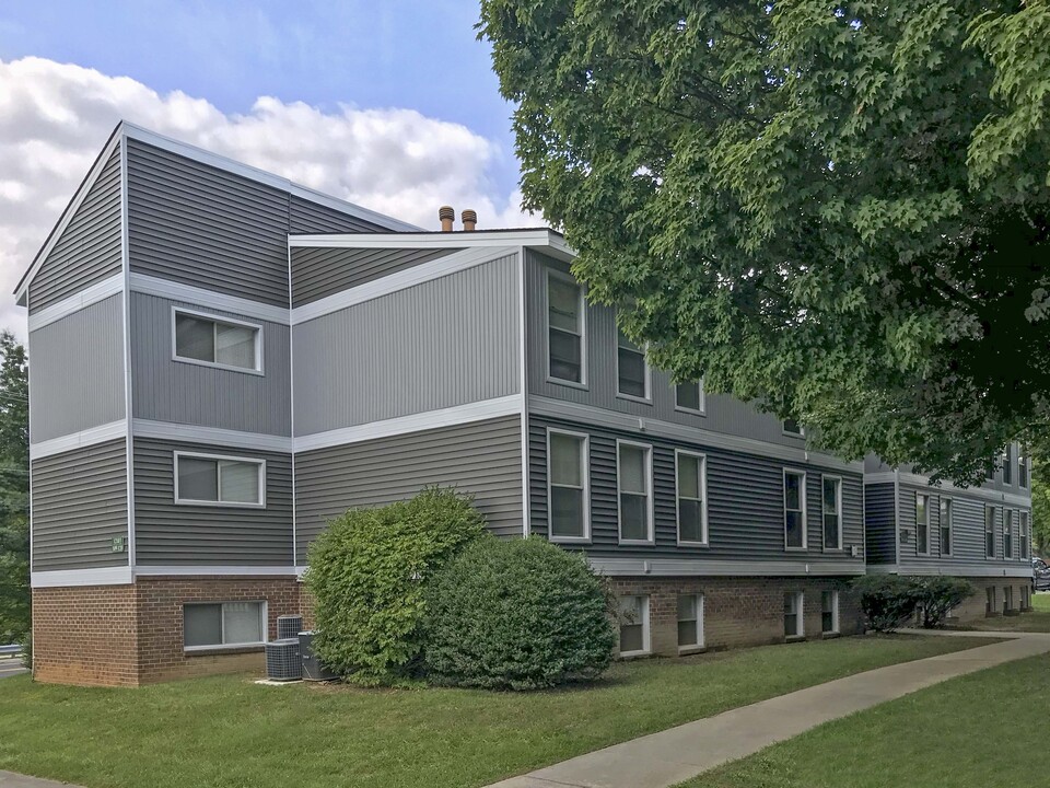 Shawnee Apartments in Blacksburg, VA - Building Photo