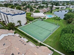 569 Park Shore Dr in Naples, FL - Building Photo - Building Photo