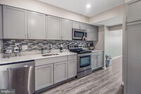 825 Showell Ct photo'