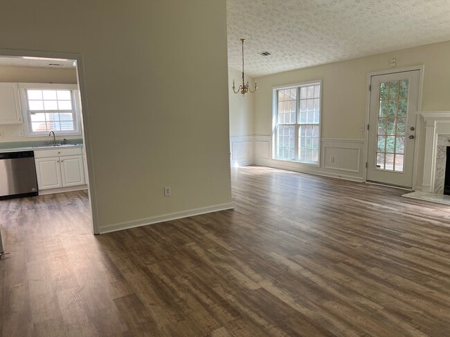 1065 Hillary Ln in Lawrenceville, GA - Building Photo - Building Photo