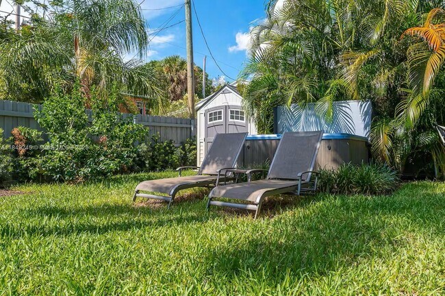 property at 5515 Spruce Ave
