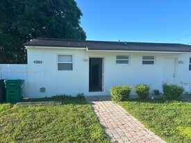 10296 SW 175th St in Miami, FL - Building Photo