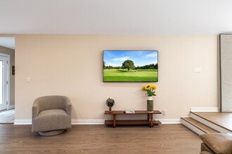 190 Country Club Dr in La Porte, IN - Building Photo - Building Photo