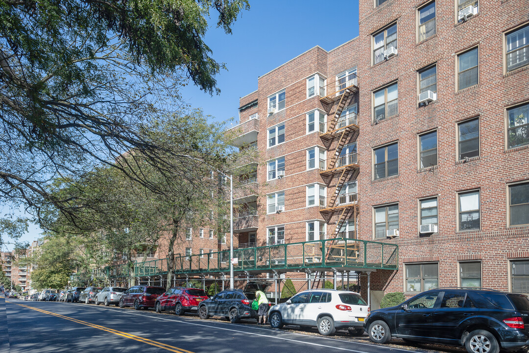 Shore Lane Arms in Brooklyn, NY - Foto de edificio