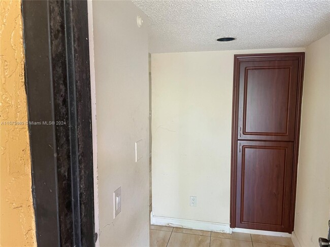 356 SW 83rd Way, Unit 104 in Pembroke Pines, FL - Building Photo - Building Photo