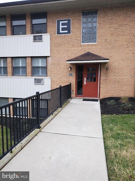 property at 1016 W Baltimore Pike