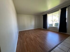 2015 W Berridge Ln, Unit A in Phoenix, AZ - Building Photo - Building Photo