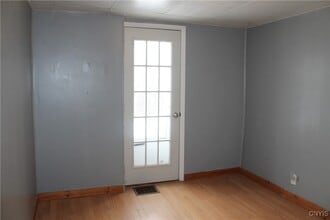 8337 S Main St in Evans Mills, NY - Foto de edificio - Building Photo