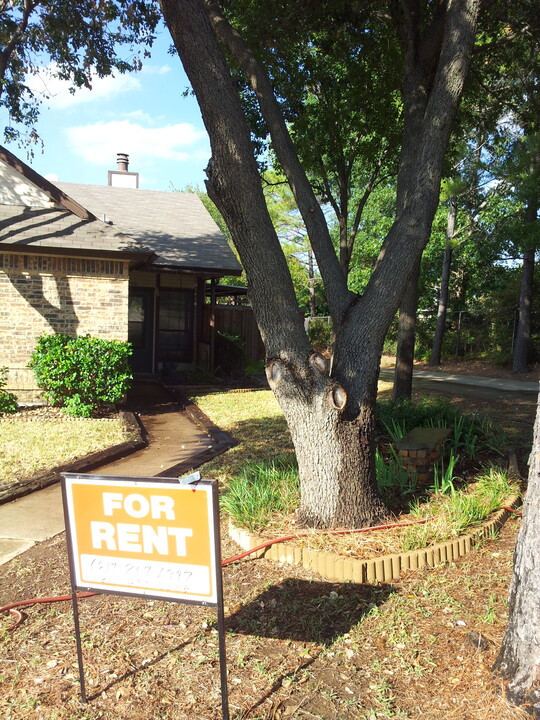 706 Bordeaux Dr in Euless, TX - Building Photo