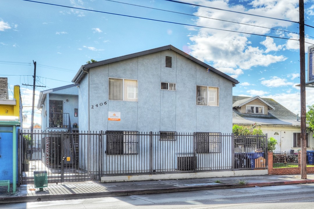 2406 W Jefferson Blvd in Los Angeles, CA - Foto de edificio