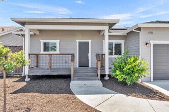 3626 Hemlock Ct in Santa Rosa, CA - Building Photo - Building Photo