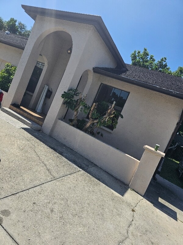 6387 Gateway Ave