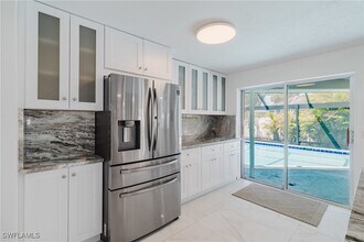 227 SE 45th Terrace in Cape Coral, FL - Foto de edificio - Building Photo