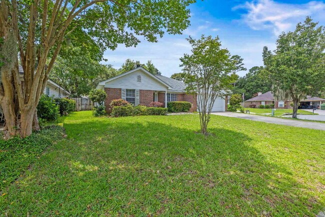 27 Chapel Dr in Savannah, GA - Building Photo - Building Photo