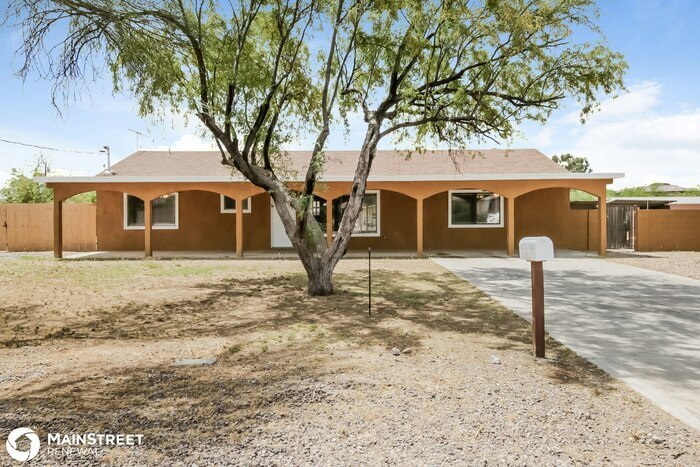 1935 E Campo Bello Dr in Phoenix, AZ - Foto de edificio