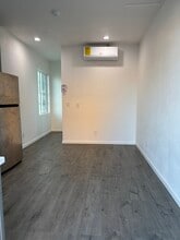 7893 Boot Straps Ct, Unit JADU Studio in Riverside, CA - Foto de edificio - Building Photo