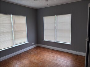 701 W Lakeside Dr in Corpus Christi, TX - Building Photo - Building Photo