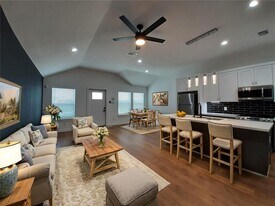 4530 Mayflower St in Houston, TX - Building Photo