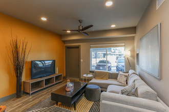 Central Park Villas in Moses Lake, WA - Building Photo - Interior Photo