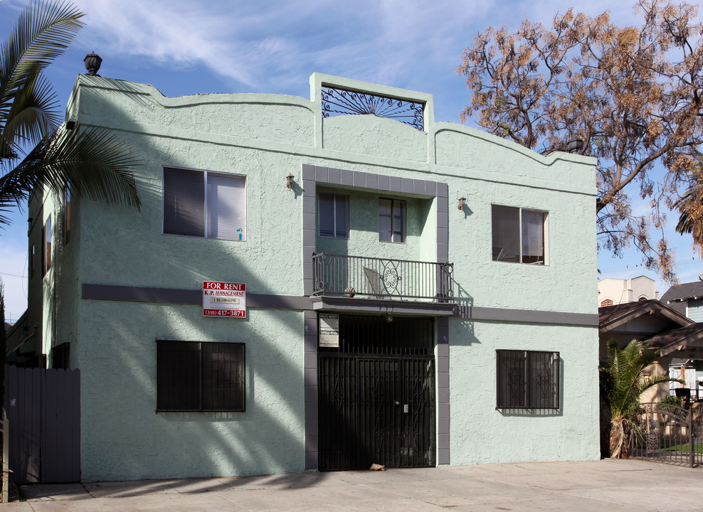 935 Olive Ave in Long Beach, CA - Foto de edificio