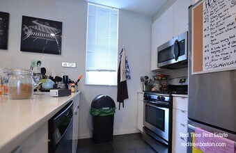 53 Glenville Ave, Unit 53 in Boston, MA - Building Photo - Building Photo